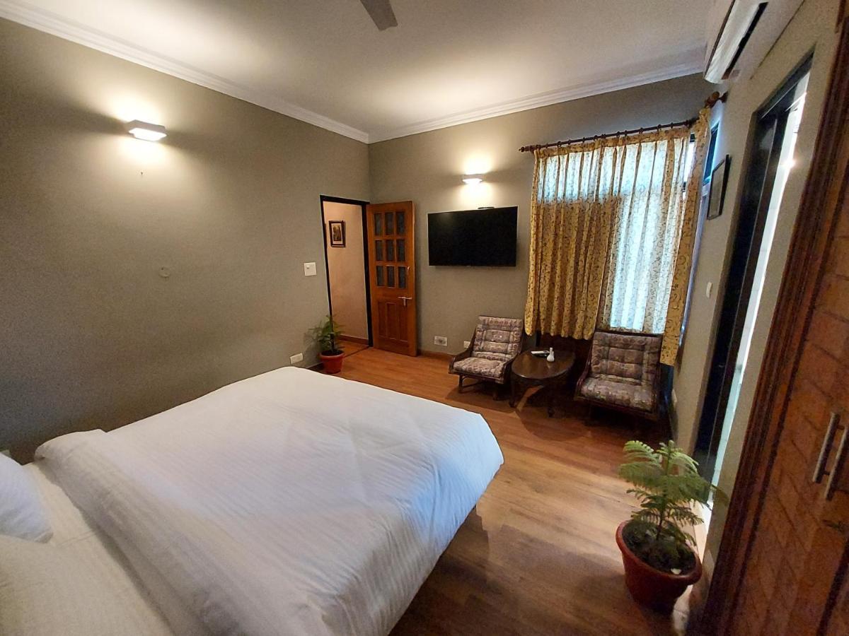 Mehar Villa 3Bhk With Private Cook, Garden, Views Kasauli Exterior photo