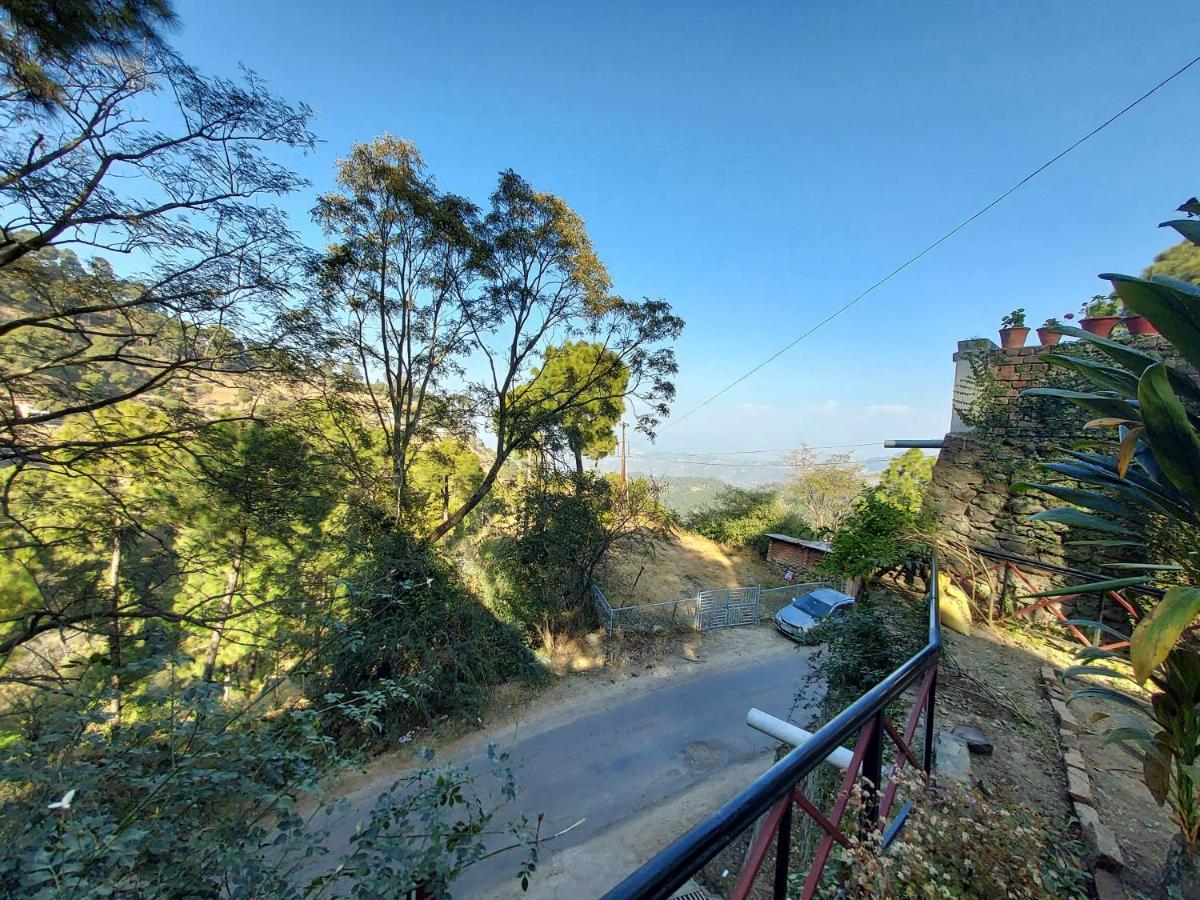 Mehar Villa 3Bhk With Private Cook, Garden, Views Kasauli Exterior photo