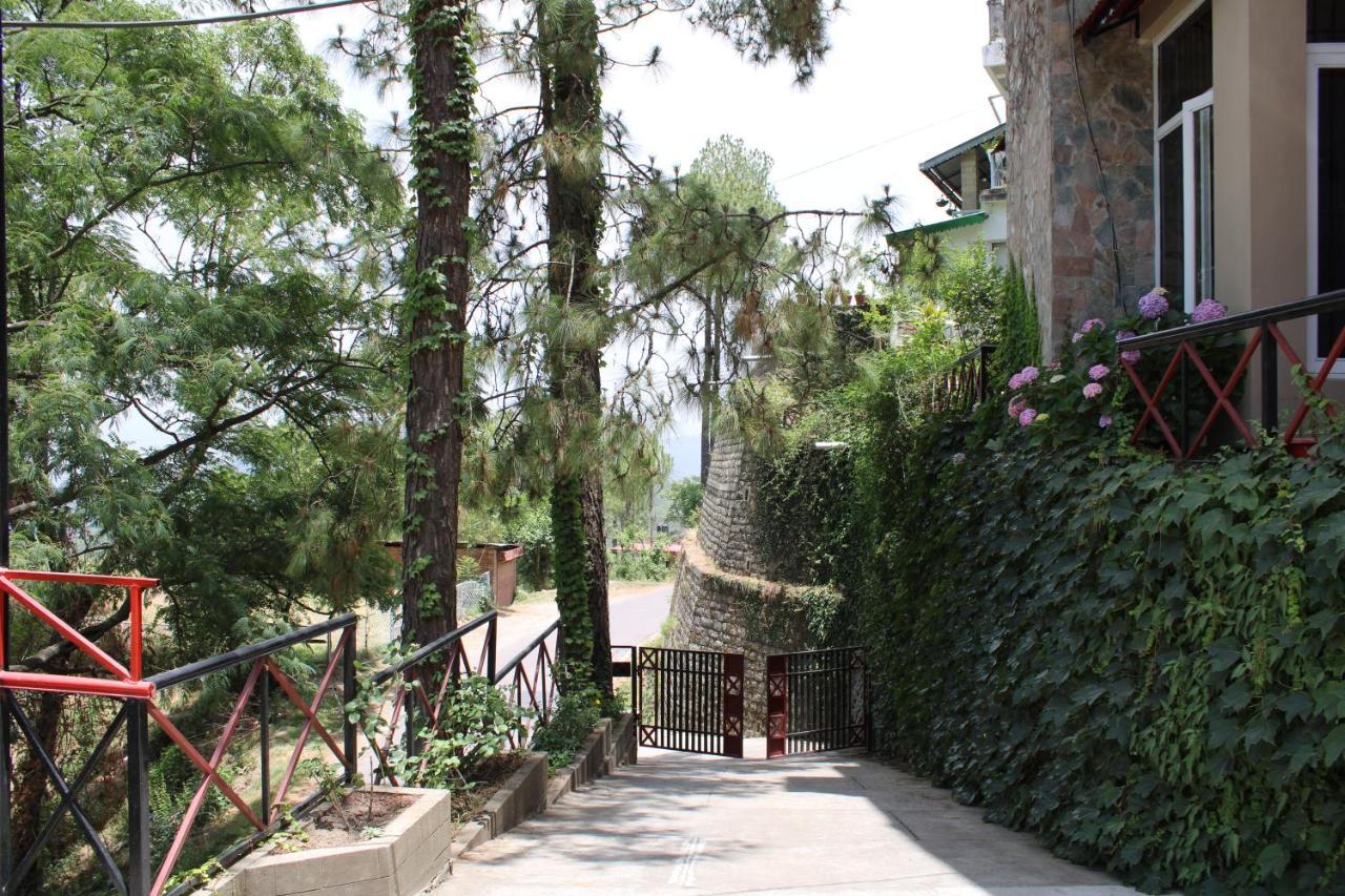 Mehar Villa 3Bhk With Private Cook, Garden, Views Kasauli Exterior photo